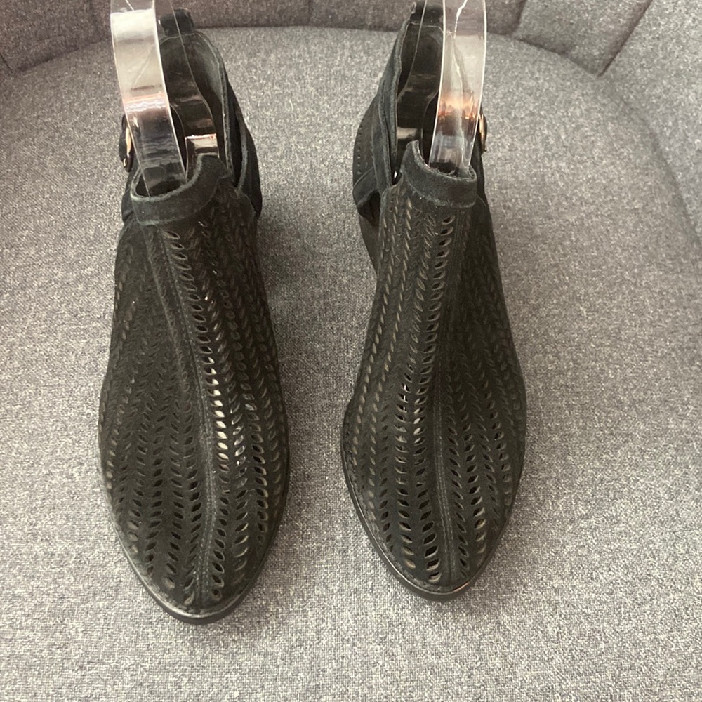 Vince Camuto “Campina” Black Suede Ankle Booties Size 6